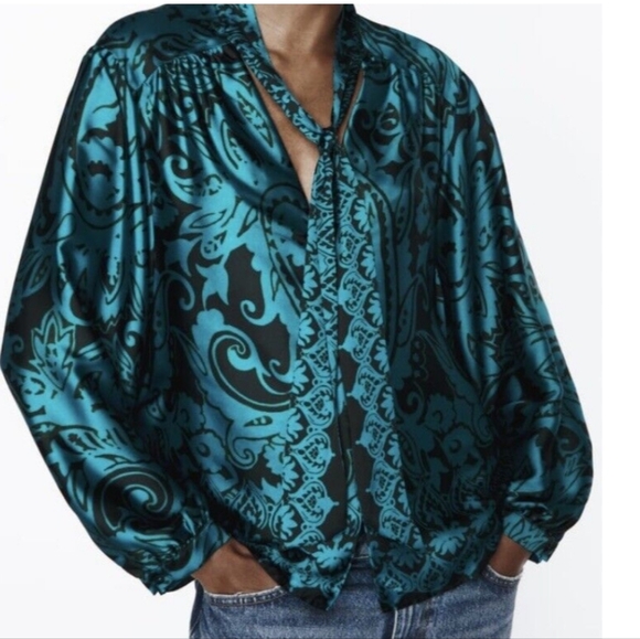 🆕️ Zara Oversized Satin Printed Tie Shirt - Picture 1 of 3